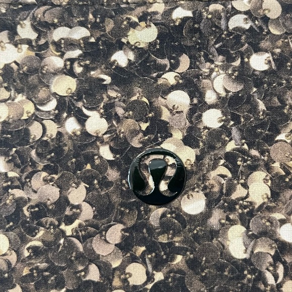 lululemon women’s bomber jacket - Picture 4 of 4